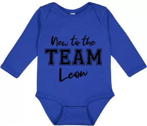 Langarm Baby Body New to the TEAM mit Name blau