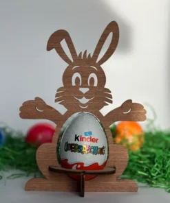 Hase mit Überraschungsei