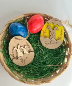 Personalisierte Namensanhänger im Osternest